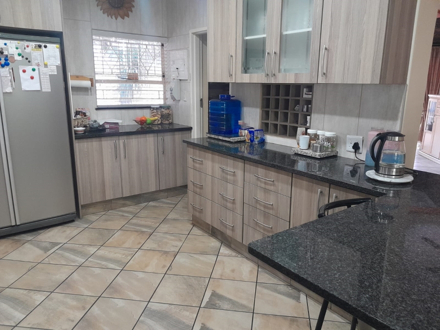 3 Bedroom Property for Sale in Safari Gardens North West